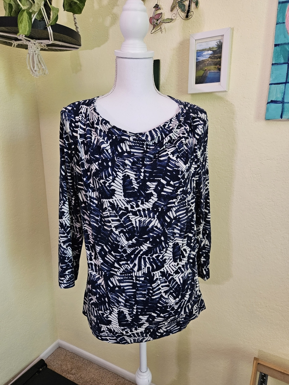 St. John Women's Navy & White Abstract Print Long Sleeve Top